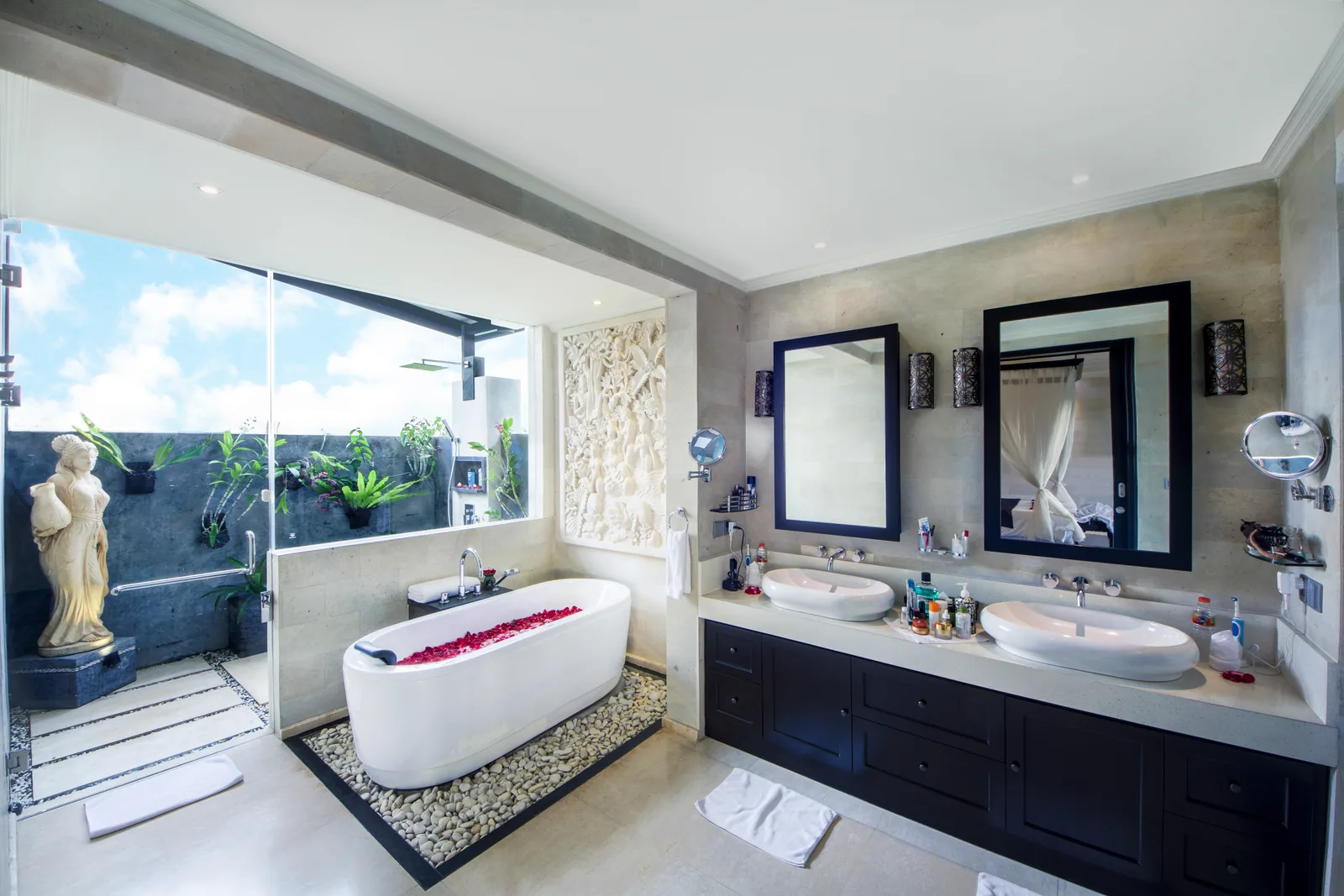 Master Bathroom Soaking Tub