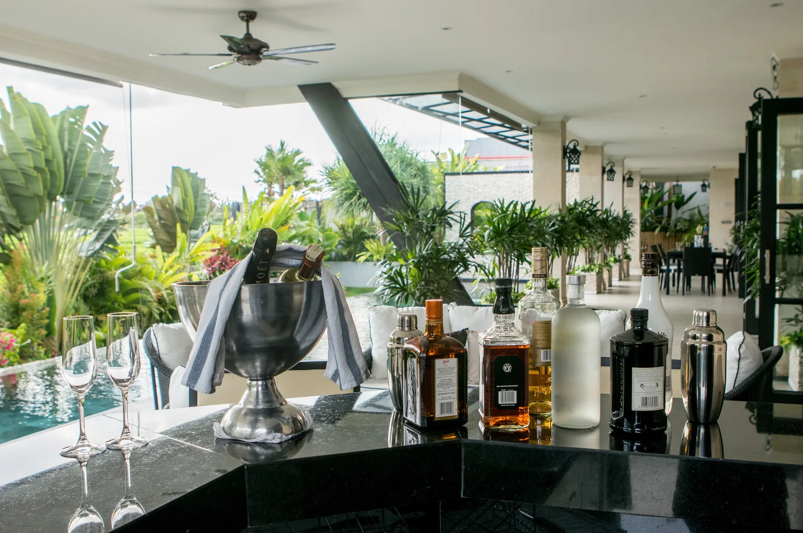 Poolside Bar