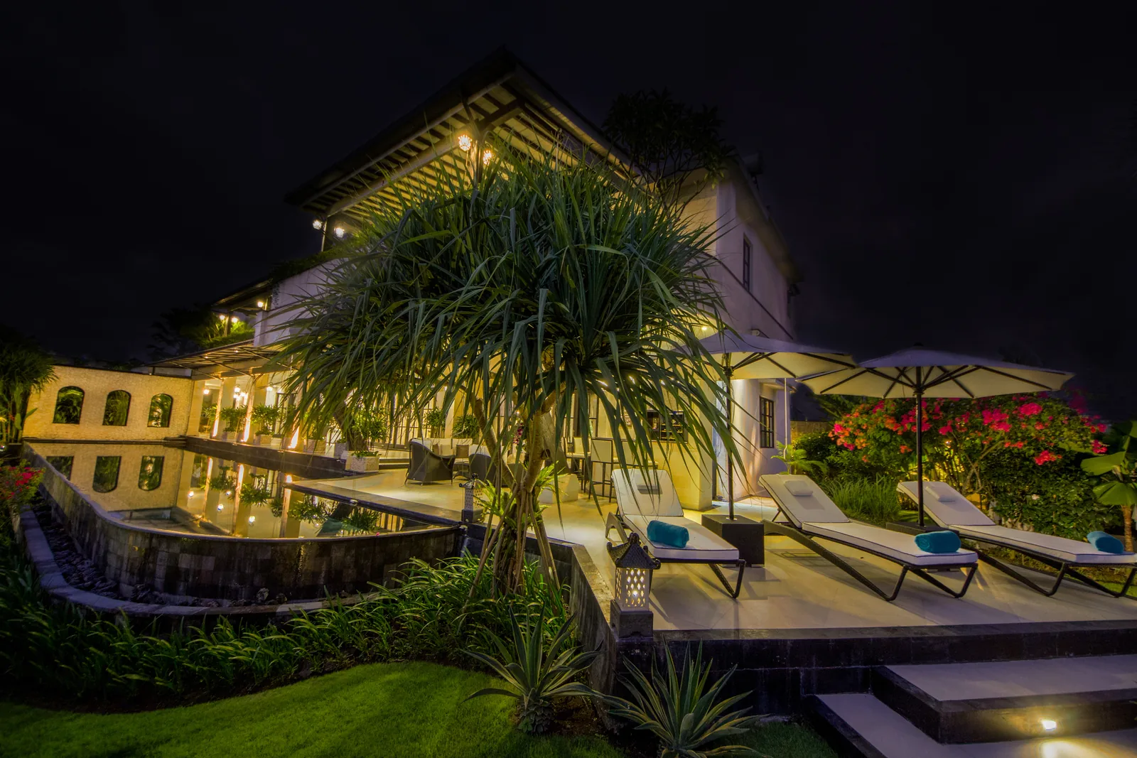 Twilight Pool & Garden View